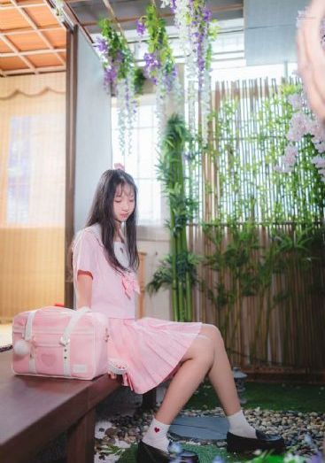 人妻女教师婉清第四章_4K高清视频观看