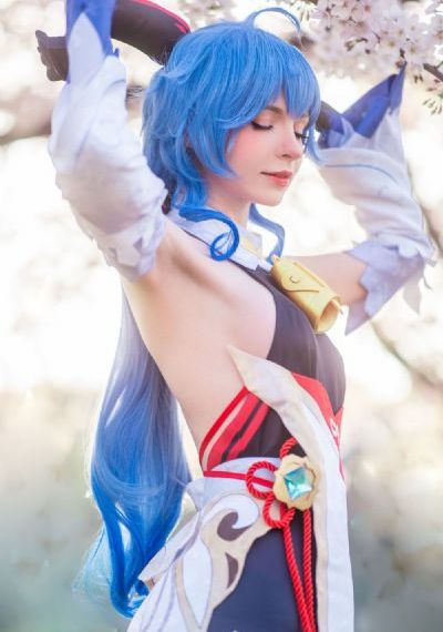 欧美明星服装搭配_BD英语全集在线观看