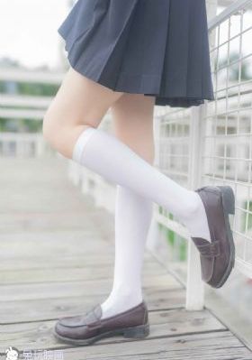 久久久精品视频在这里_电影无删减版