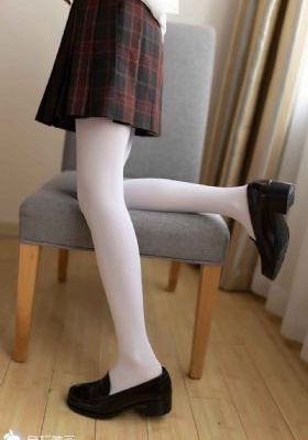 欧美字母印花t恤女_超清在线播放观看